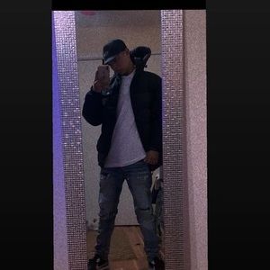 Meet your Posher, Javier